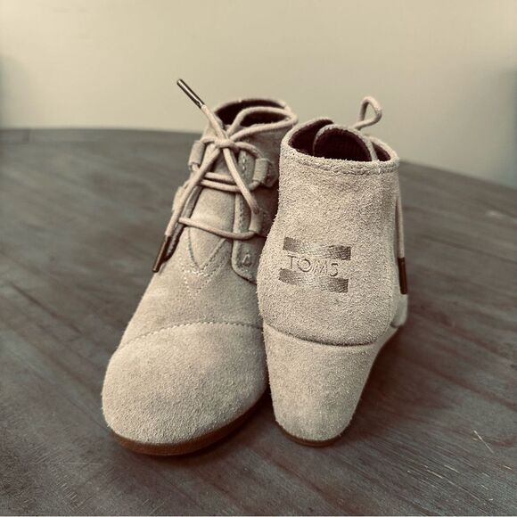 Tom’s Tan, Suede Wedge Ankle Boots. - Picture 3 of 7